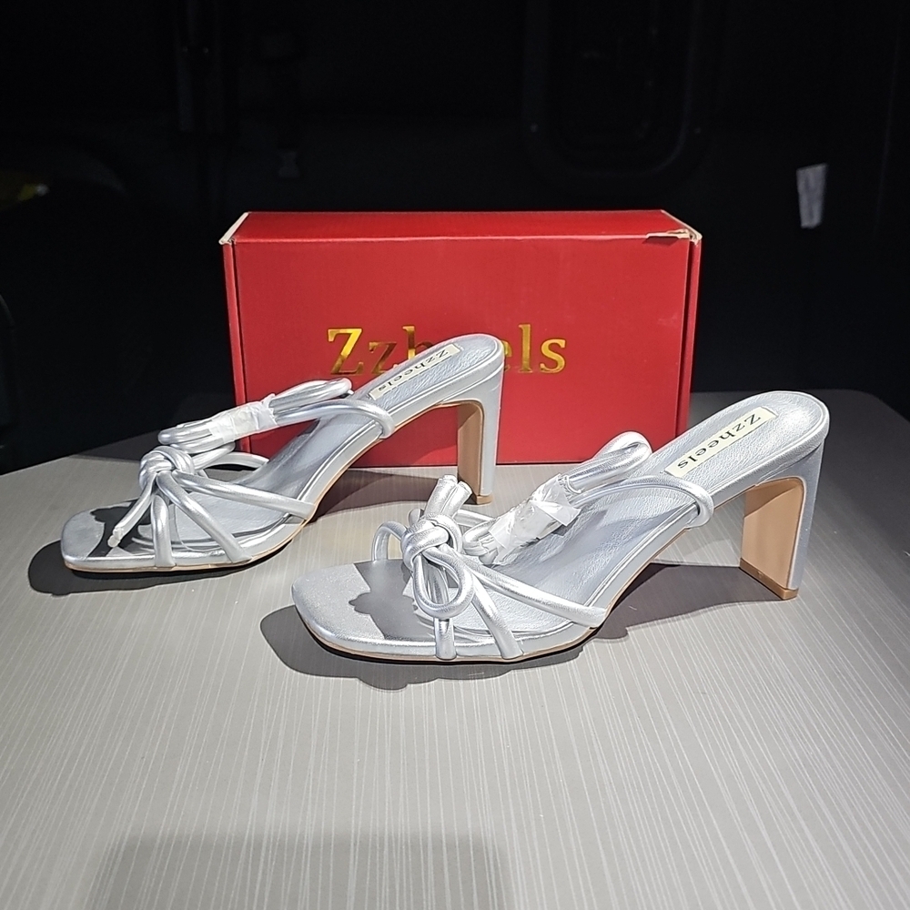 Zzheels Silver Matte Knot Block Heel Strappy Sandals Women’s 9 Slip On NEW
